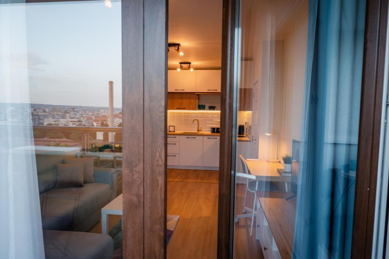 Emerald Suite With Private Parking Várna Kültér fotó